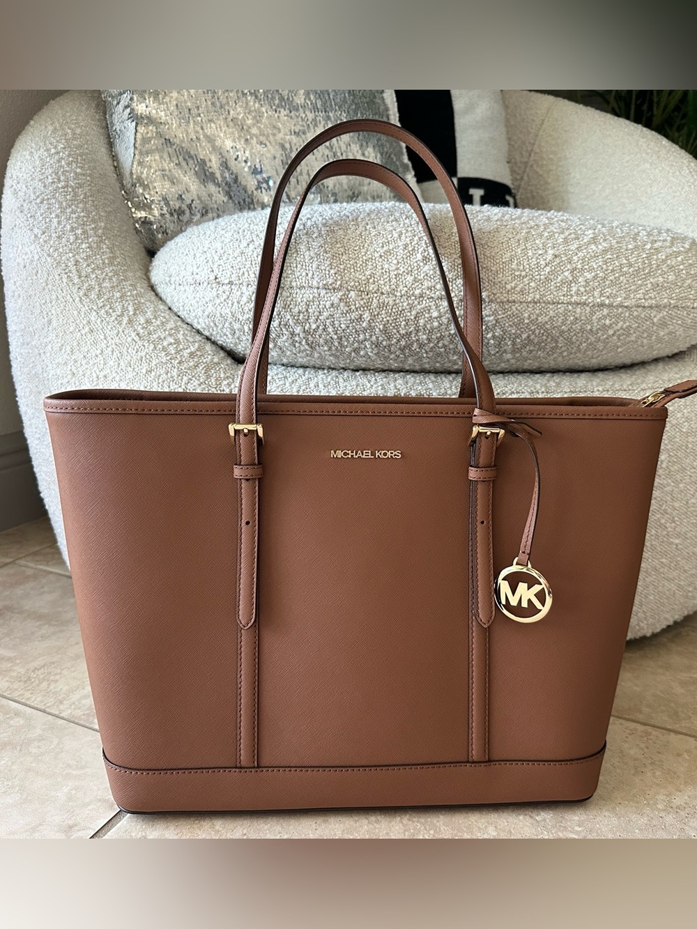 NWT Michael Kors JET SET TRAVEL Saffiano Leather Tote Bag